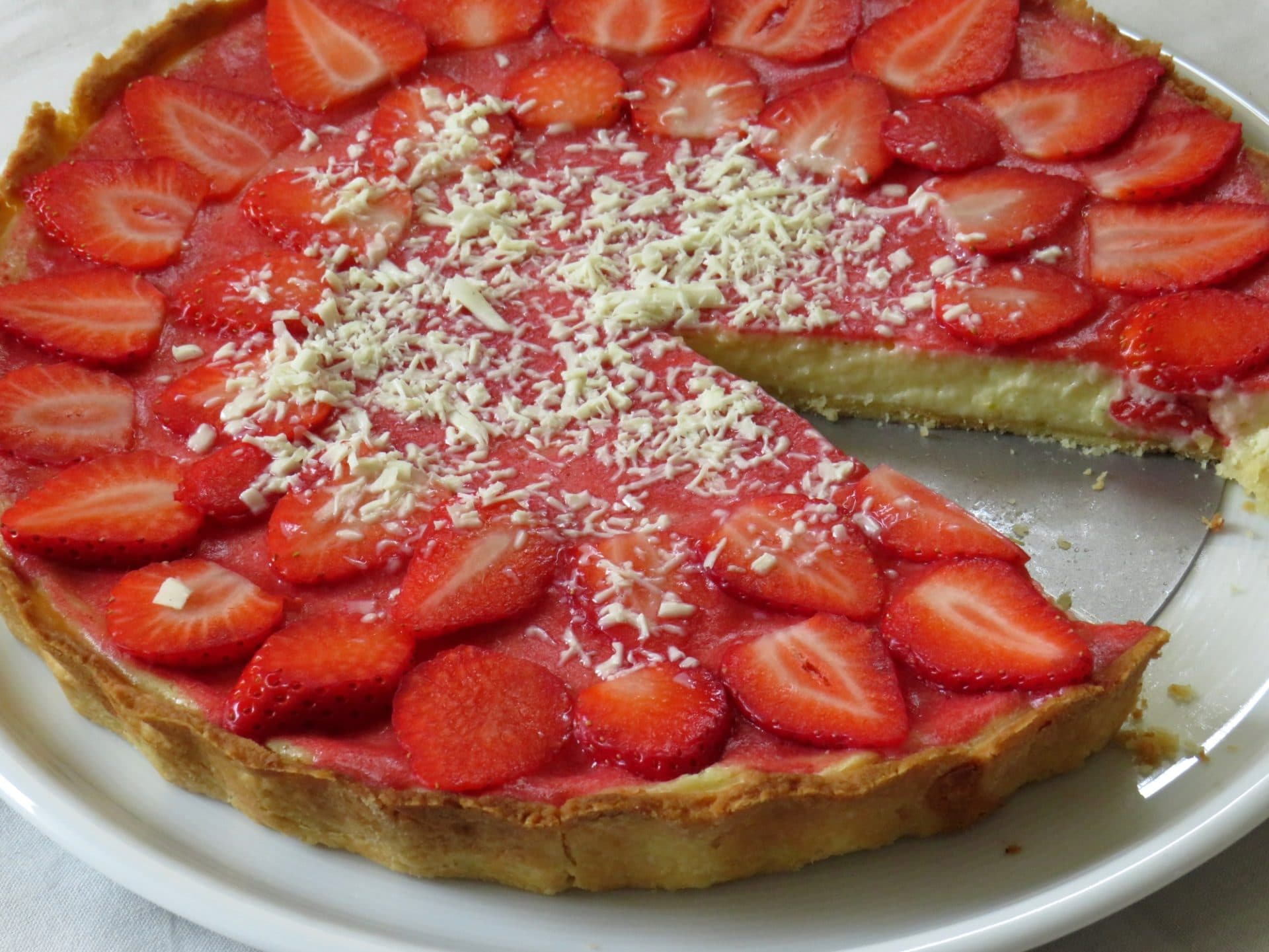 Erdbeertarte mit weißer Schokolade - genussfreudig