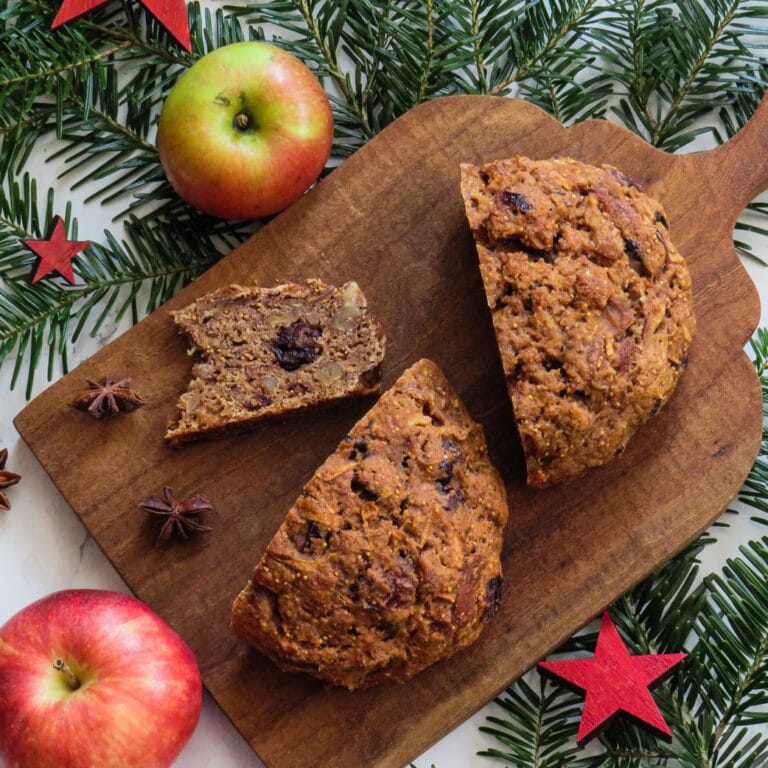 Apfelbrot mit Cranberries und Walnüssen - genussfreudig